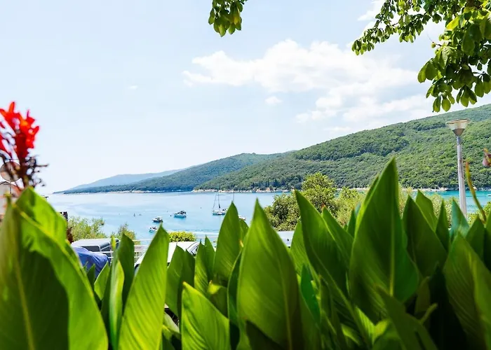 Apartman Modern Steps From The Sea *