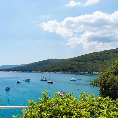 Modern Steps From The Sea Appartement *