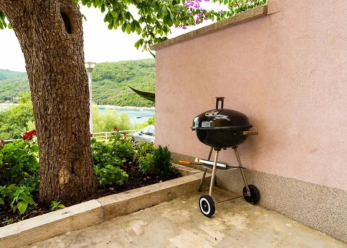 Modern Steps From The Sea Appartement *