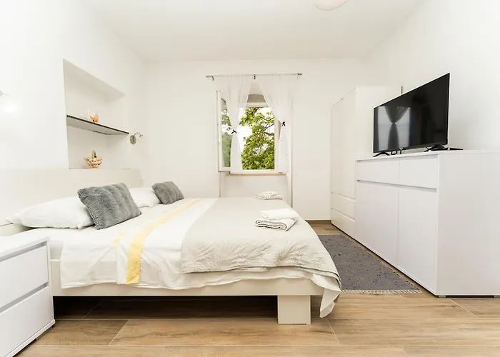 Modern Steps From The Sea,8001 Rabac